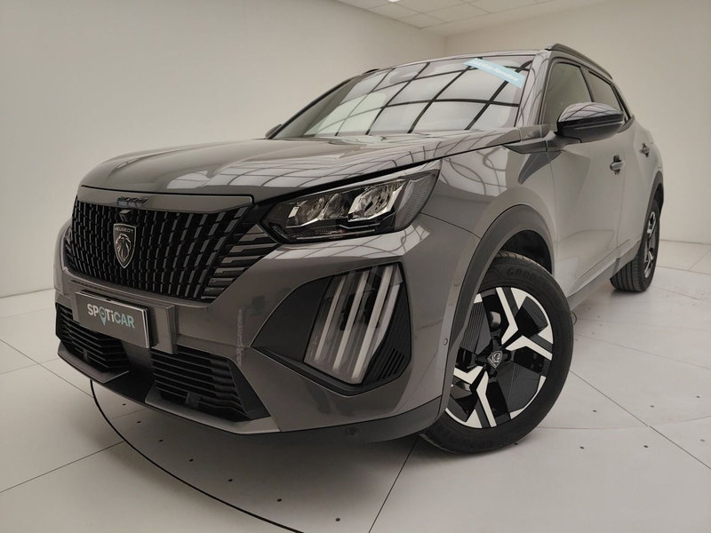 Peugeot 2008 1.2 puretech Allure s&s 100cv del 2025 usata a Erba