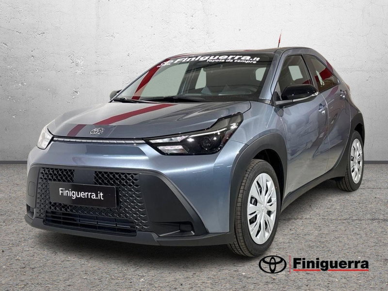 Toyota Aygo X 1.5 hybrid e-cvt nuova a Civate