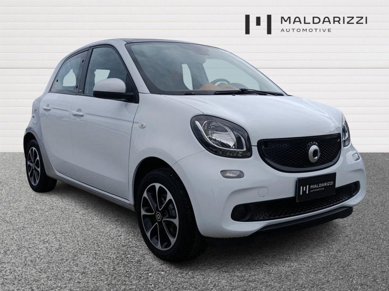 smart forfour forfour 70 1.0 Passion del 2015 usata a Trani