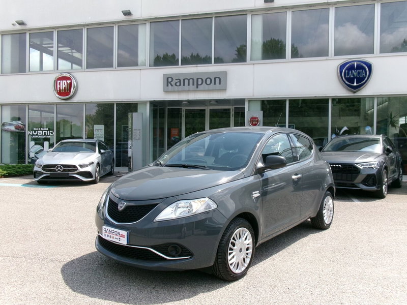Lancia Ypsilon 1.2 69 CV 5 porte Silver del 2016 usata a San Dona' Di Piave