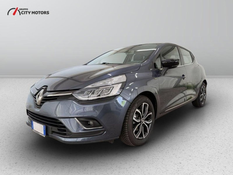 Renault Clio TCe 12V 75 CV 5 porte Moschino Zen del 2019 usata a Monza