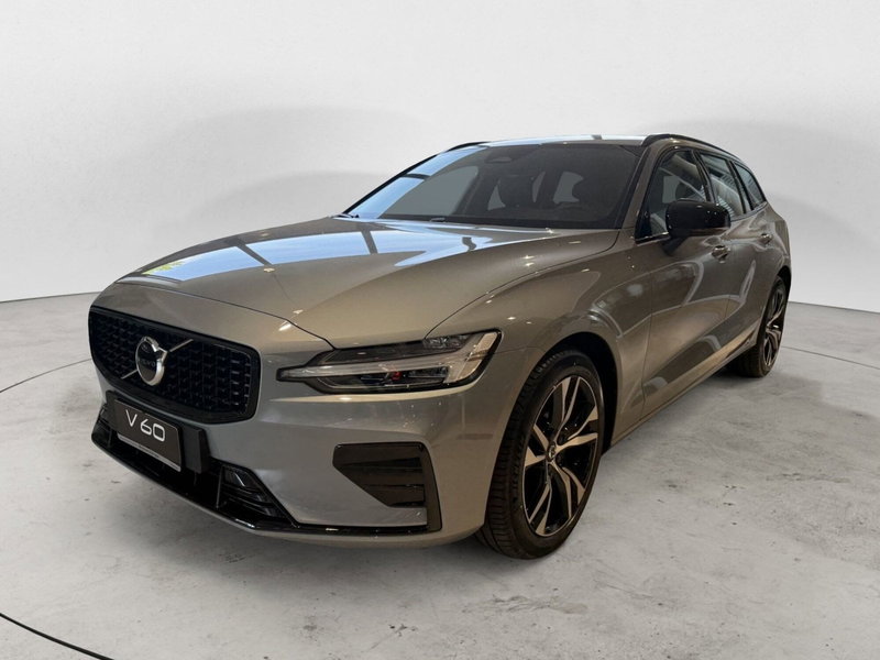 Volvo V60 B4 automatico Plus Dark nuova a Parma