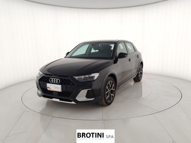 Audi A1 allstreet allstreet 35 TFSI S tronic Identity Contrast del 2023 usata a Massa