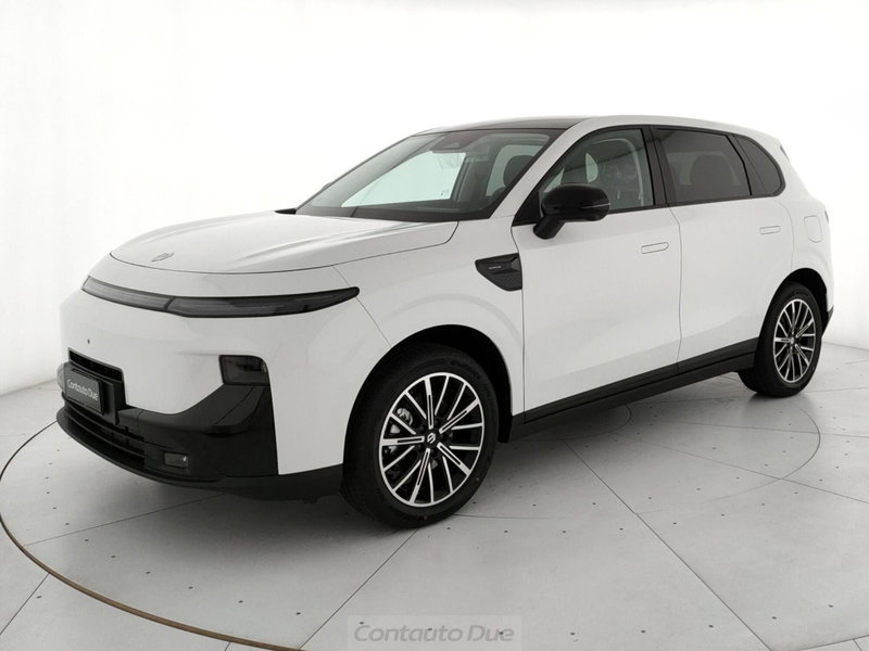 Leapmotor B10 B10 reev hybrid Design nuova a Teverola