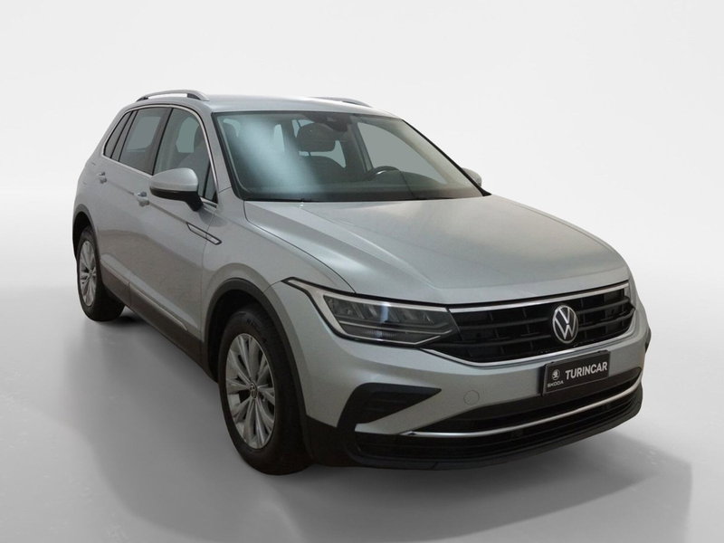 Volkswagen Tiguan 2.0 TDI SCR Life del 2023 usata a Torino