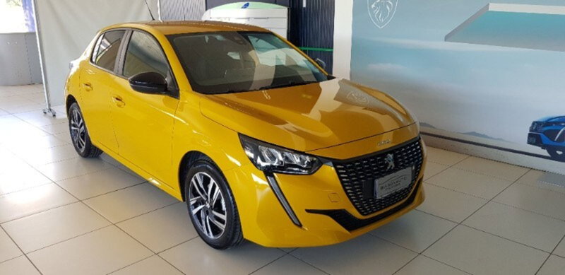 Peugeot 208 PureTech 75 Stop&Start 5 porte Active Pack del 2023 usata a Pordenone