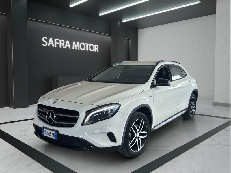 Mercedes-Benz GLA SUV 200 d Automatic 4Matic Enduro Activity del 2017 usata a Rende