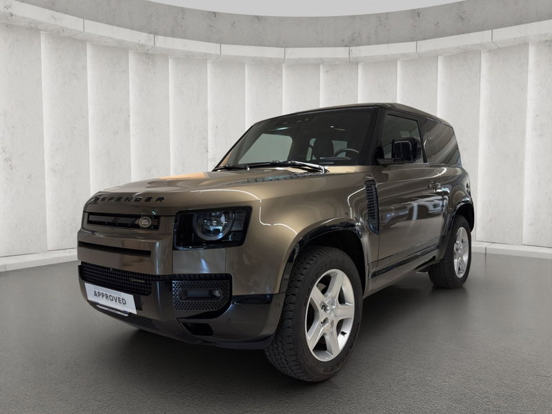 Land Rover Defender 90 3.0d i6 mhev X-Dynamic SE awd 250cv auto del 2023 usata a Milano