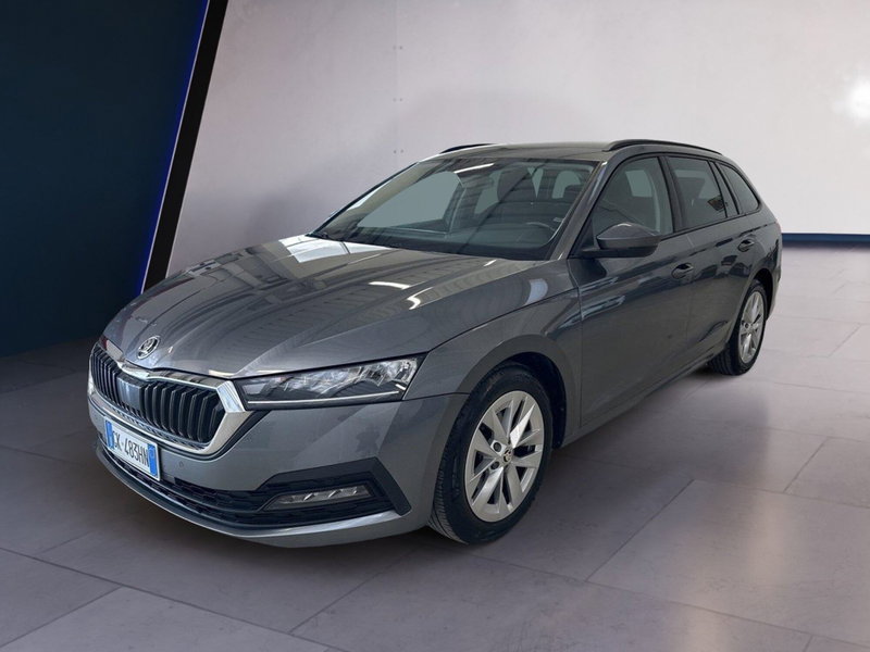 Skoda Octavia Station Wagon 1.5 G-TEC DSG Wagon Executive nuova a Arezzo