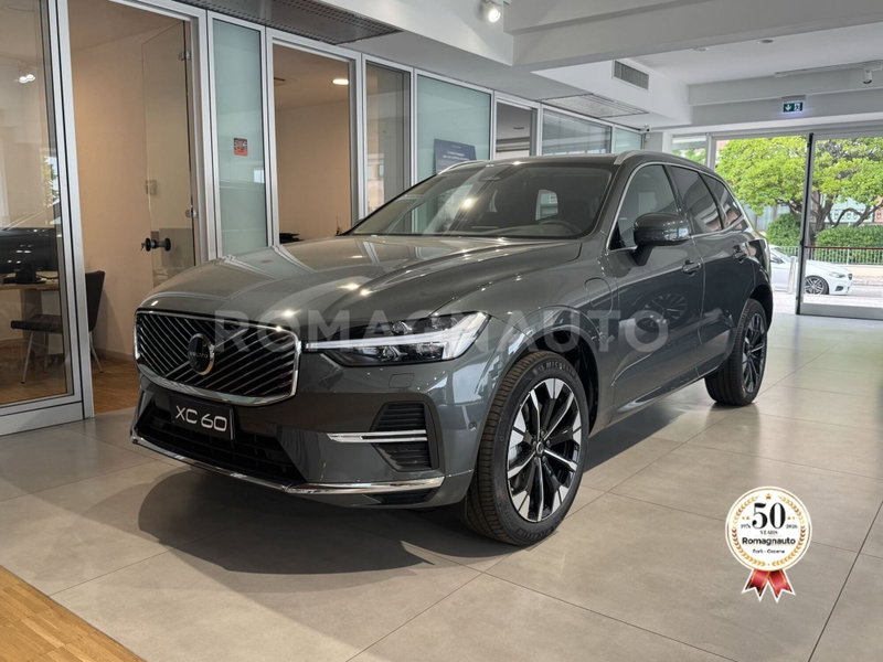 Volvo XC60 T6 Recharge AWD Plug-in Hybrid automatico Plus Bright nuova a Forli'