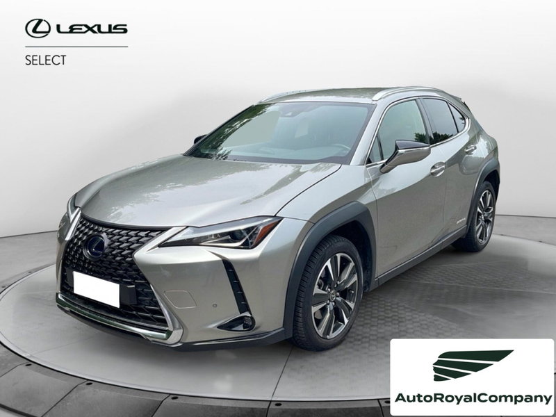 Lexus UX Hybrid Executive del 2019 usata a Roma