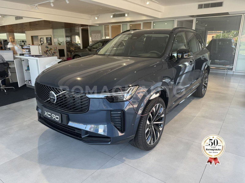 Volvo XC90 B5 AWD automatico Plus Dark nuova a Forli'
