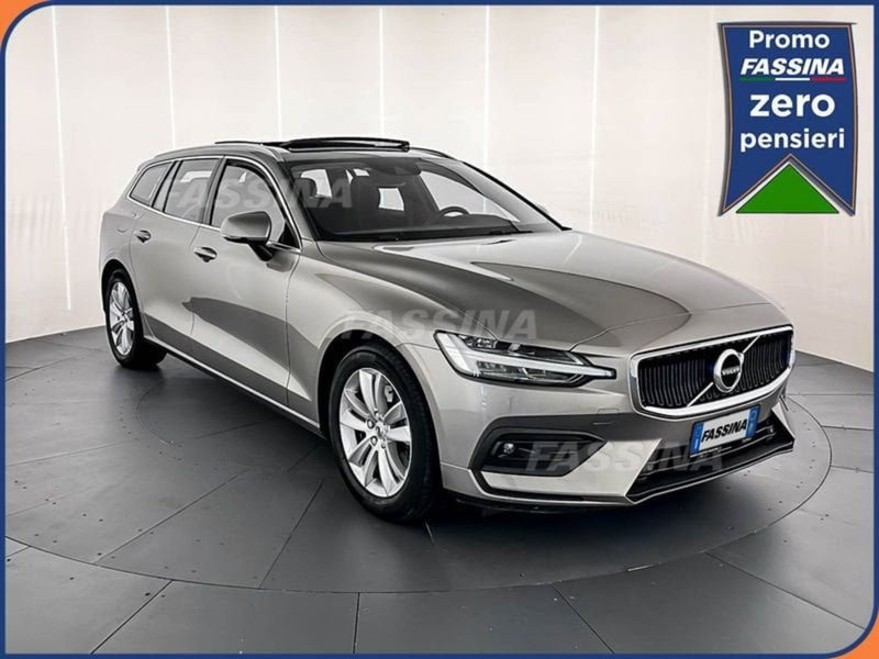 VOLVO Veicoli Commerciali V60 V60 II N1 2.0 B3 Momentum Business Pro auto 8m my21 del 2021 usata a Milano