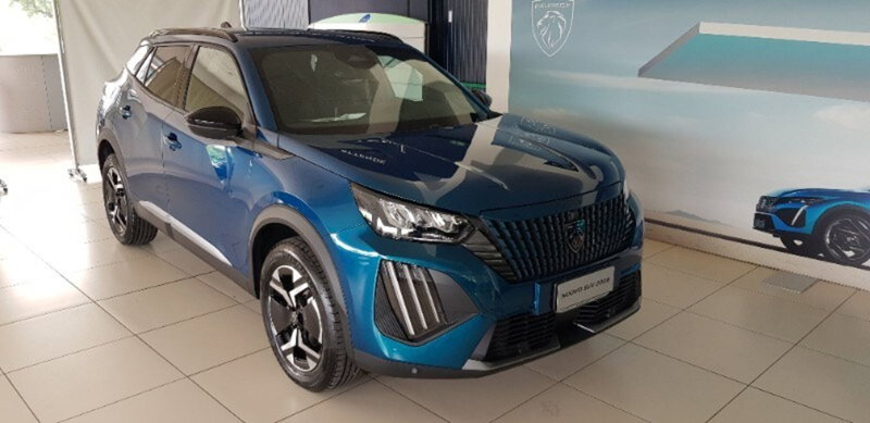 Peugeot 2008 1.2 puretech Allure s&s 130cv eat8 nuova a Pordenone