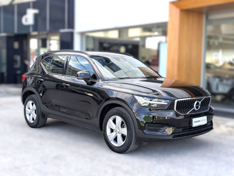 Volvo XC40 T2 automatico Core del 2021 usata a Pescara