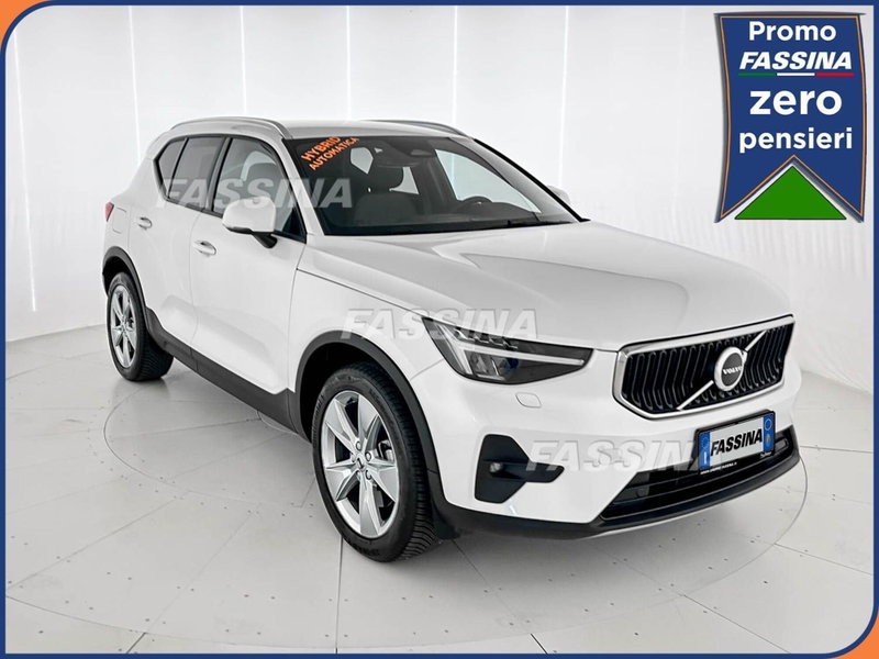 Volvo XC40 2.0 b3 Core auto del 2025 usata a Milano