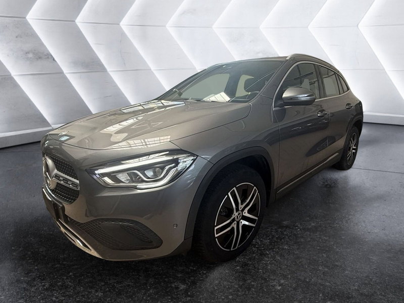Mercedes-Benz GLA SUV 180 d Automatic Sport Plus del 2022 usata a Napoli