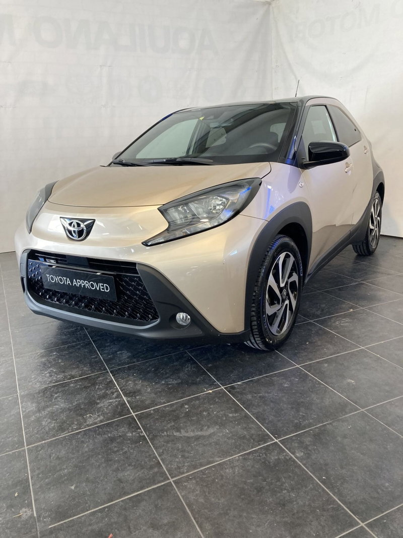 Toyota Aygo X 1.0 Lounge Air 72cv s-cvt del 2025 usata a San Severo