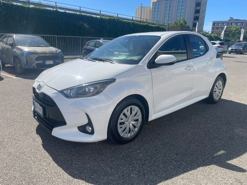 Toyota Yaris 1.0 5 porte Active del 2023 usata a Piacenza