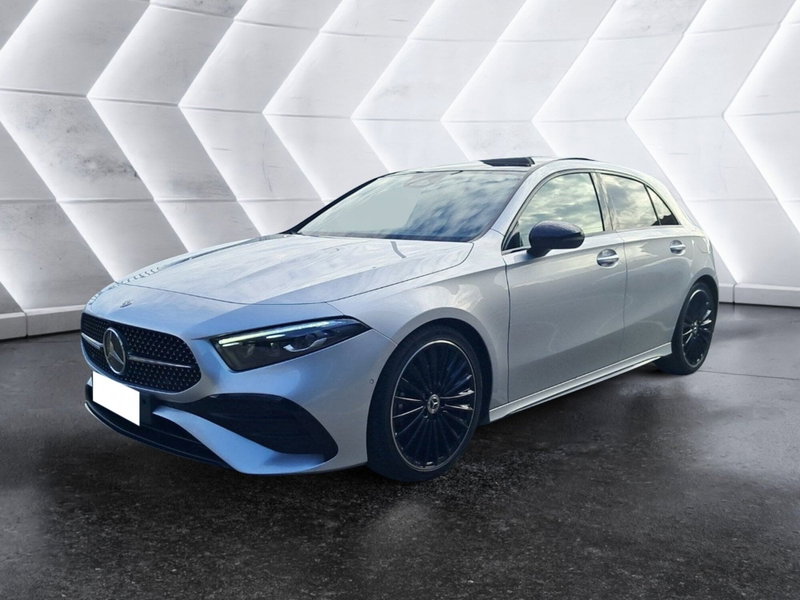 Mercedes-Benz Classe A 180 d Automatic Premium del 2023 usata a Salerno