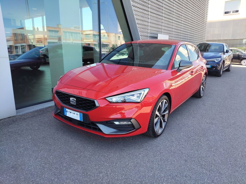 SEAT Leon 2.0 tdi FR 150cv dsg del 2022 usata a Modena