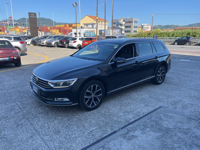 Volkswagen Passat 2.0 TDI DSG Highline BlueMotion Technology del 2015 usata a La Spezia
