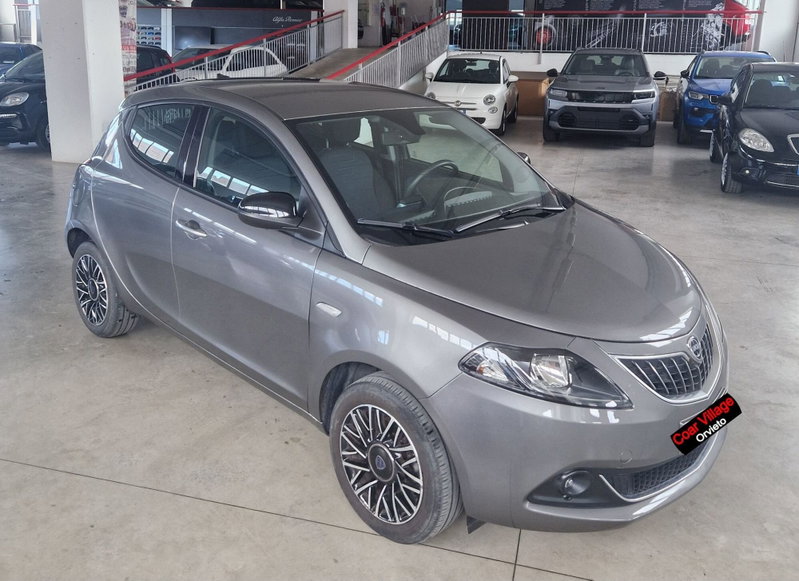 Lancia Ypsilon 1.0 FireFly 5 porte S&S Hybrid Gold Plus del 2024 usata a Orvieto