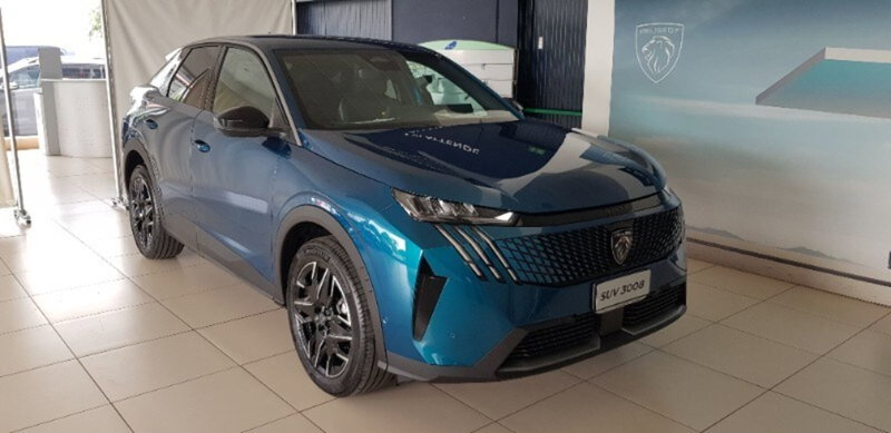 Peugeot 3008 1.2 hybrid Allure Business 145cv e-dcs6 nuova a Pordenone