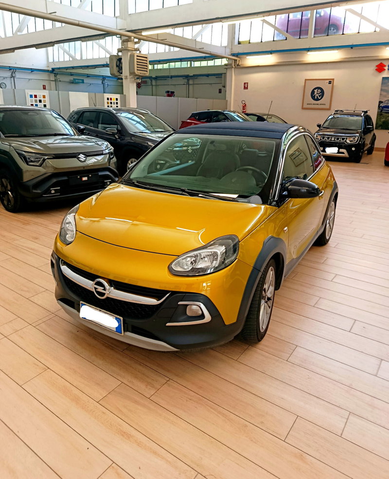 Opel Adam Rocks 1.4 87 CV Air del 2015 usata a Pescate