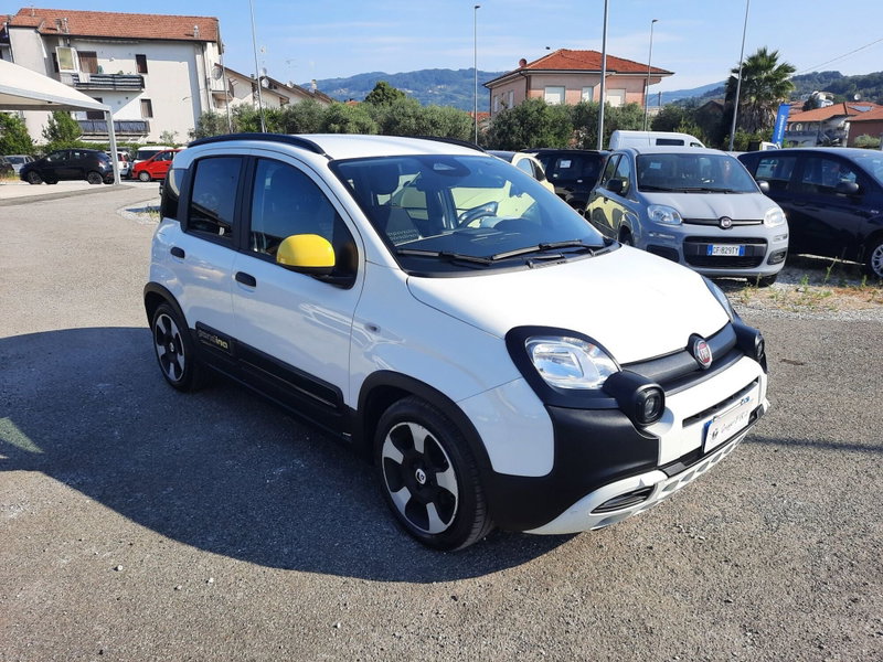 Fiat Pandina 1.0 firefly hybrid s&s 70cv del 2025 usata a La Spezia