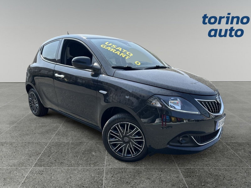 Lancia Ypsilon 1.0 FireFly 5 porte S&S Hybrid Silver Plus del 2023 usata a Torino