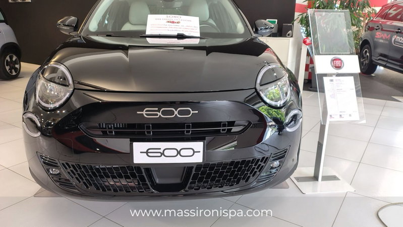Fiat 600 1.2 hybrid Icon 145cv auto nuova a Melegnano