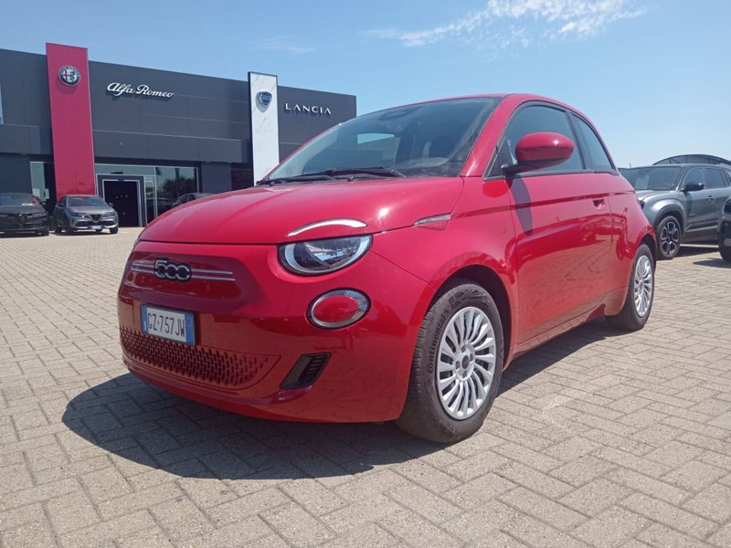 Fiat 500 Cabrio 42 kWh La Prima del 2025 usata a Alessandria