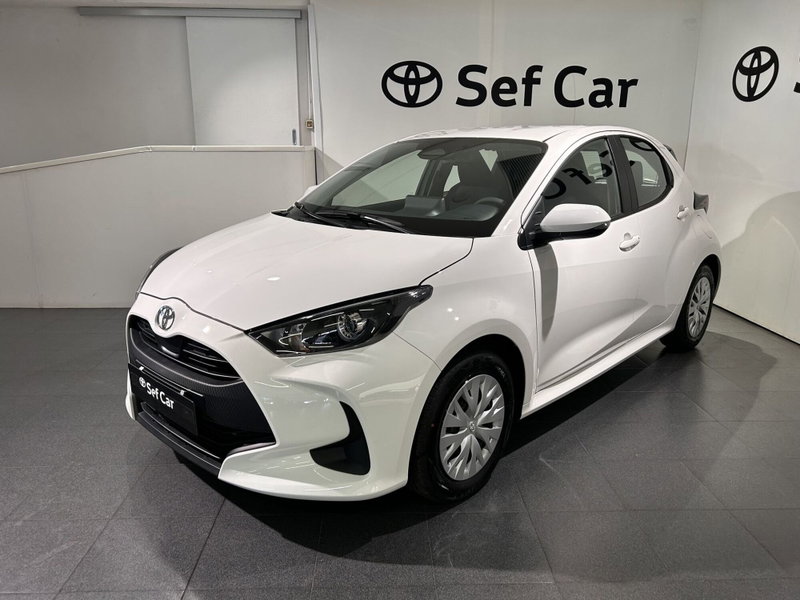 Toyota Yaris 1.5 Hybrid 5 porte Trend nuova a Milano