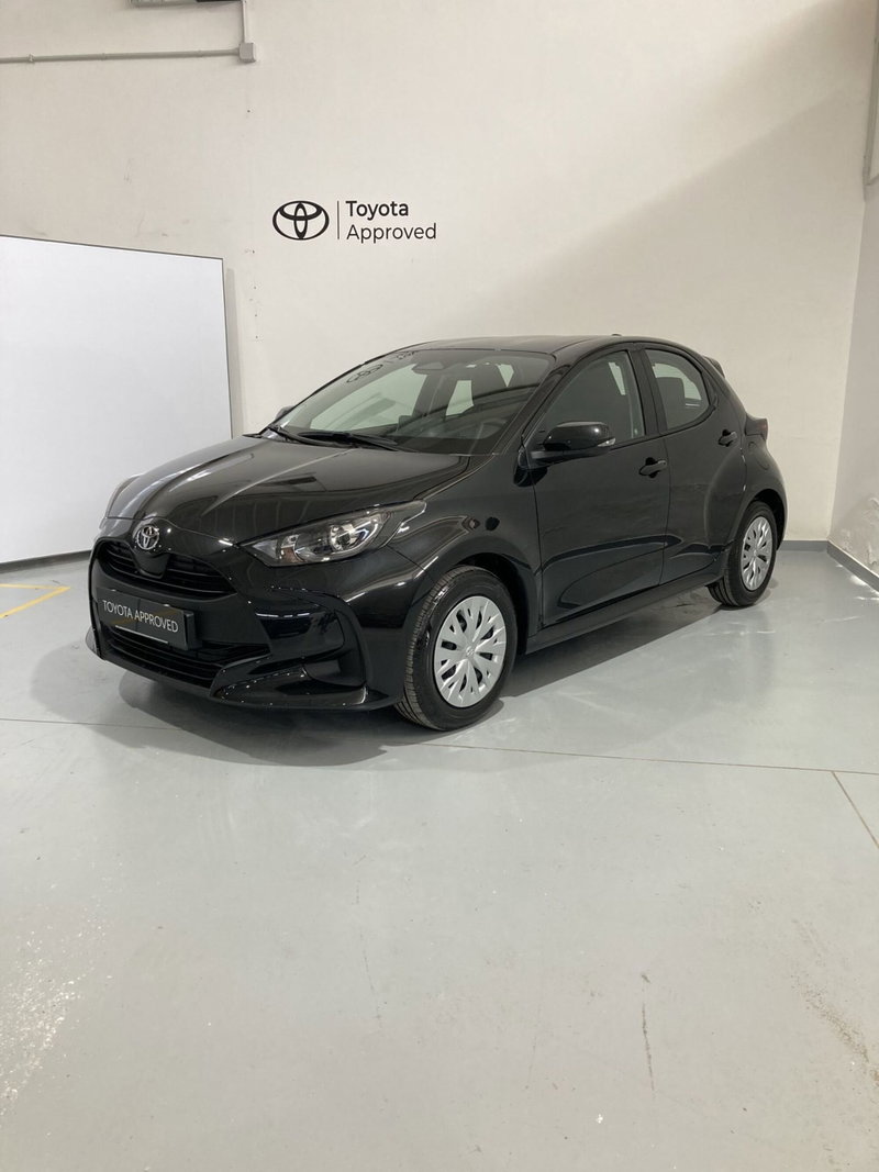 Toyota Yaris 1.5 Hybrid 5 porte Active nuova a Barletta