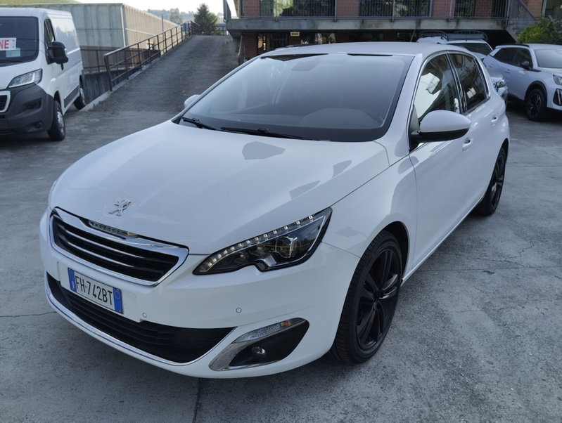 Peugeot 308 BlueHDi 120 S&S Allure del 2017 usata a Canelli