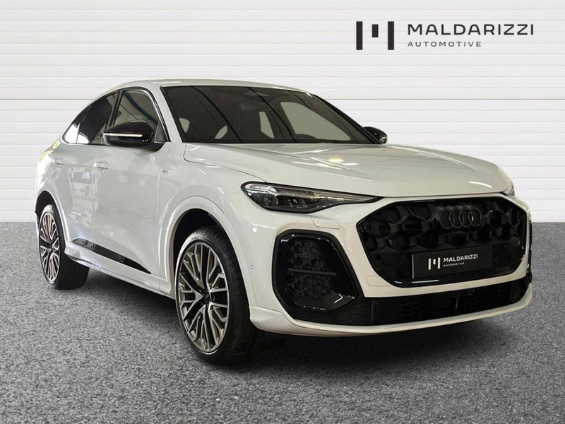 Audi Q5 Sportback 2.0 tdi mhev+ Launch Edition S line quattro 204cv s-tronic nuova a Trani
