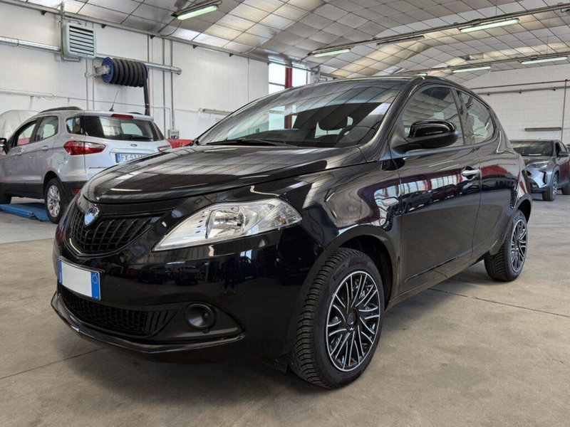 Lancia Ypsilon 1.0 FireFly 5 porte S&S Hybrid Silver Plus del 2023 usata a Monza