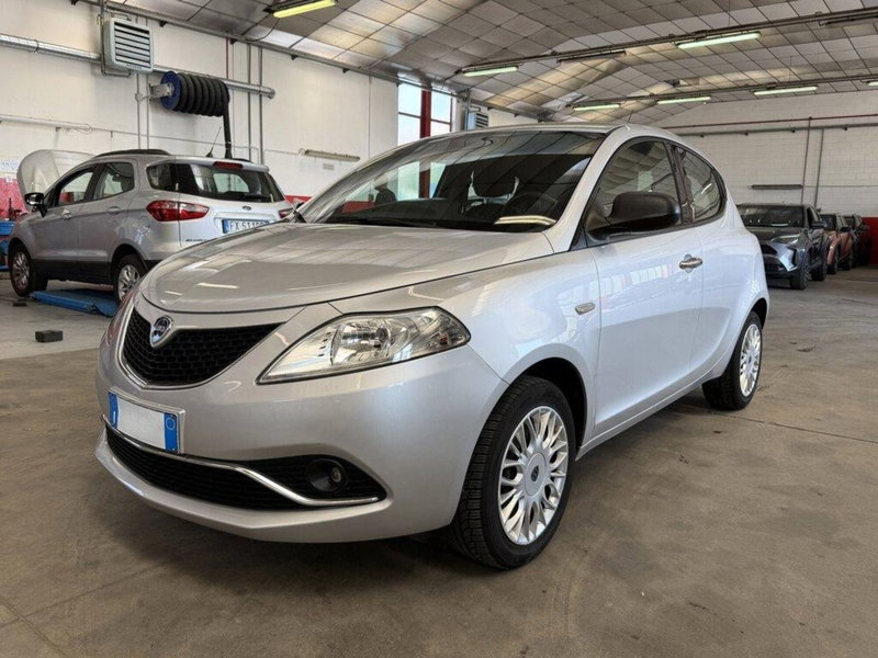 Lancia Ypsilon 1.2 69 CV 5 porte Silver del 2017 usata a Monza