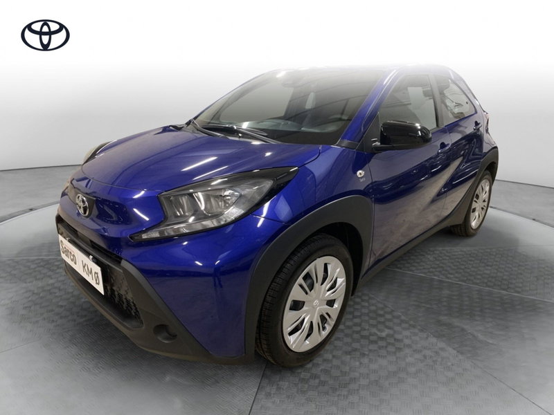 Toyota Aygo X 1.0 VVT-i 72 CV 5p. Undercover S-CVT nuova a Curno