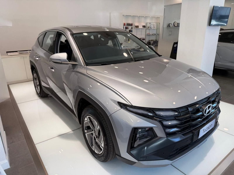 Hyundai Tucson 1.6 t-gdi 48V Xtech 2wd imt nuova a Castellammare di Stabia