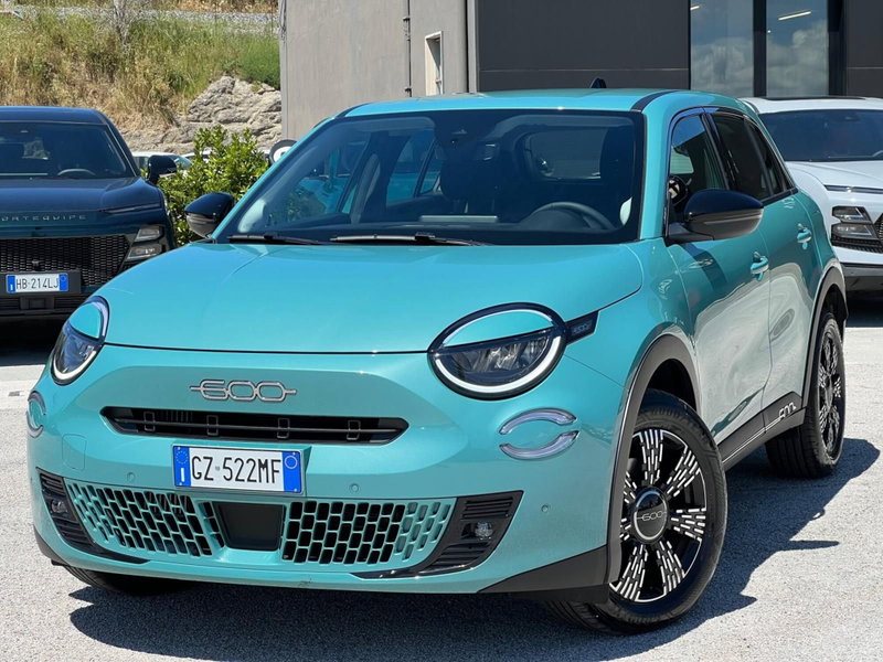Fiat 600 1.2 hybrid 145cv auto del 2025 usata a Matera