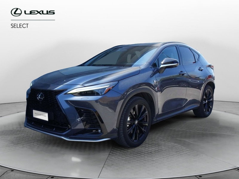 Lexus NX Hybrid 4WD Premium del 2022 usata a Venezia