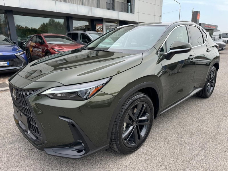 Lexus NX Plug-in 4WD Premium nuova a Modena