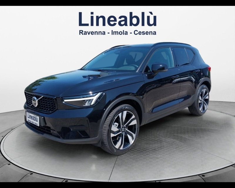 Volvo XC40 B3 automatico Plus Dark nuova a Imola