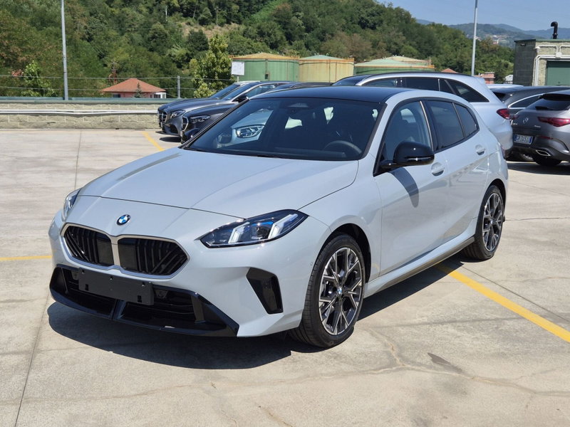 BMW Serie 1 120d cat 5 porte Attiva nuova