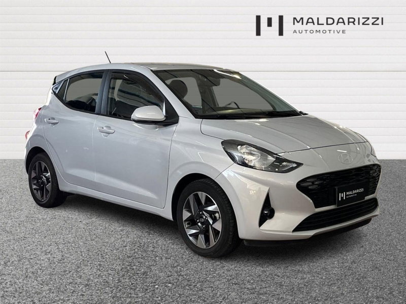 Hyundai i10 1.0 MPI Connectline del 2024 usata a Lecce