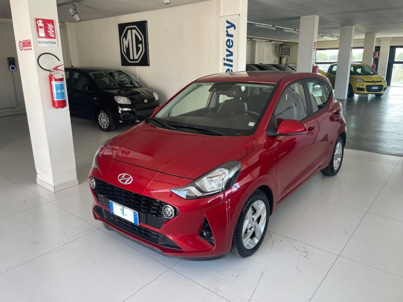Hyundai i10 1.0 MPI Tech del 2021 usata a Lucca