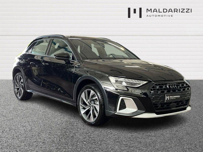 Audi A3 allstreet 2.0 tdi Identity Contrast 150cv s-tronic nuova a Taranto
