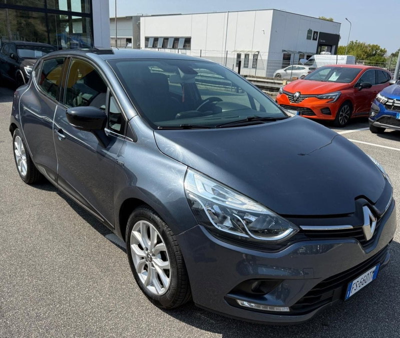 Renault Clio 1.5 dCi 8V 90CV Start&Stop 5 porte Van Energy del 2018 usata a Guidonia Montecelio